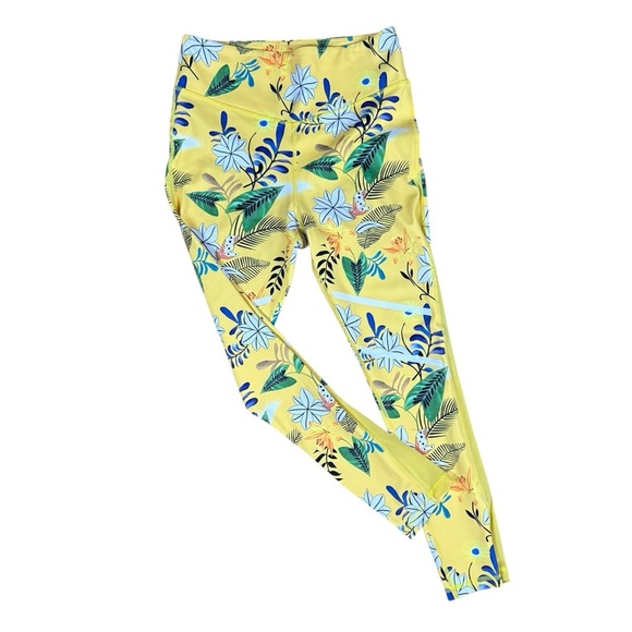 Zyia Active Yellow Floral Reflective Light n Tight 7/8 yoga Leggings Size 6-8 - Picture 3 of 7